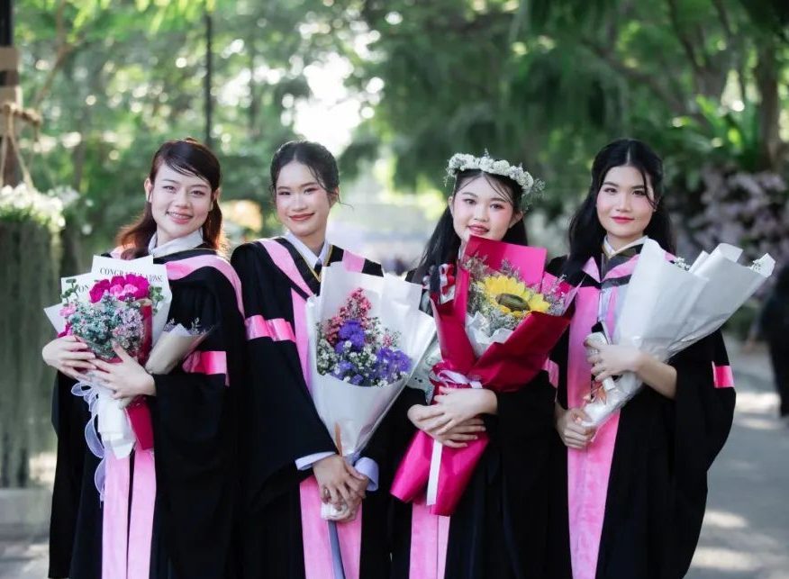 博仁大学毕业典礼