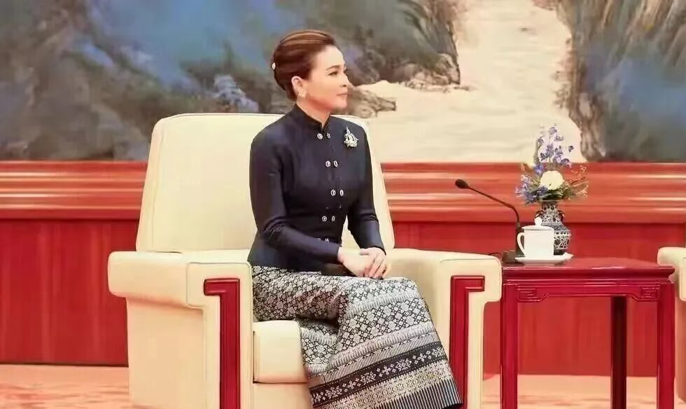 苏提达王后五套惊艳造型