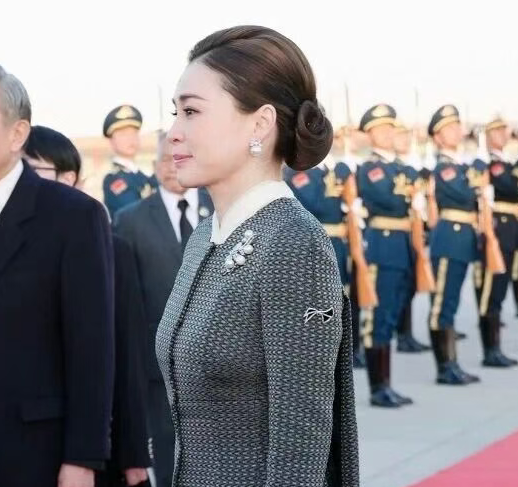 苏提达王后五套惊艳造型