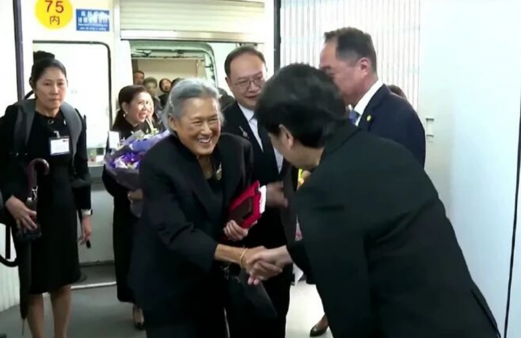 第57次访华 泰国诗琳通公主来中国啦!------参观前沿科技企业,促进中泰教育事业发展 第57次访华 泰国诗琳通公主来中国啦!------参观前沿科技企业,促进中泰教育事业发展