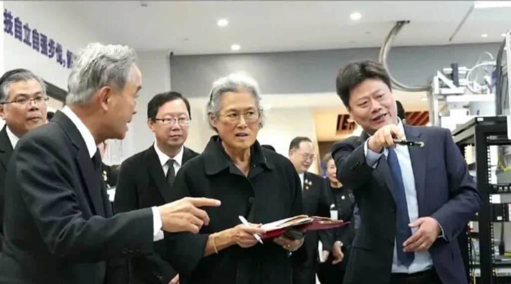 第57次访华 泰国诗琳通公主来中国啦!------参观前沿科技企业,促进中泰教育事业发展 第57次访华 泰国诗琳通公主来中国啦!------参观前沿科技企业,促进中泰教育事业发展