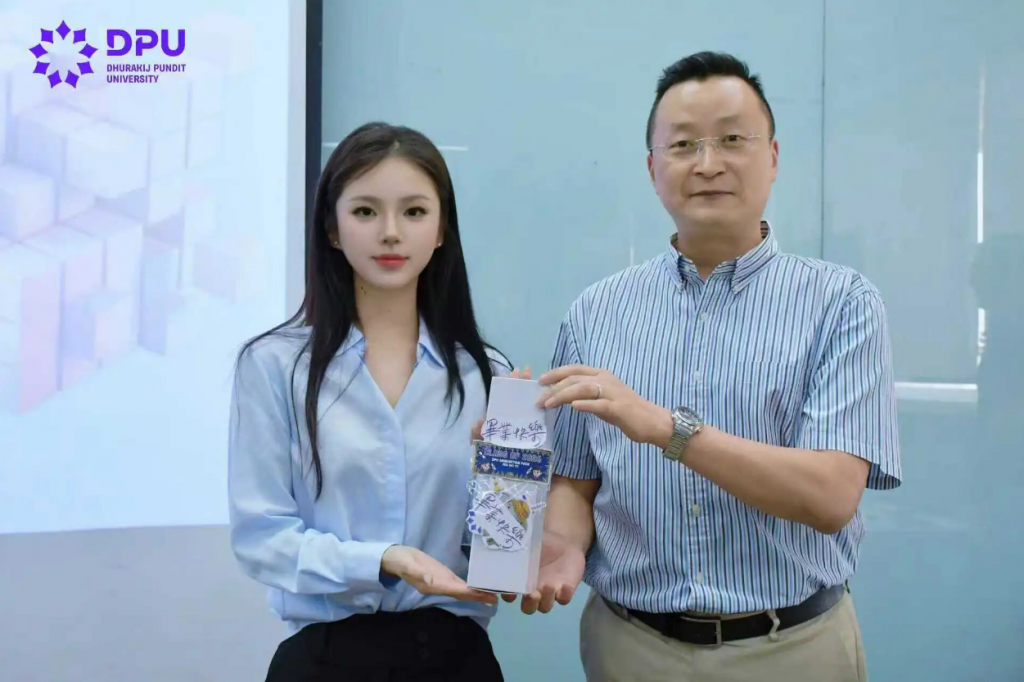 大美女袭来！！！------我通过校招找到了在曼谷的好工作！