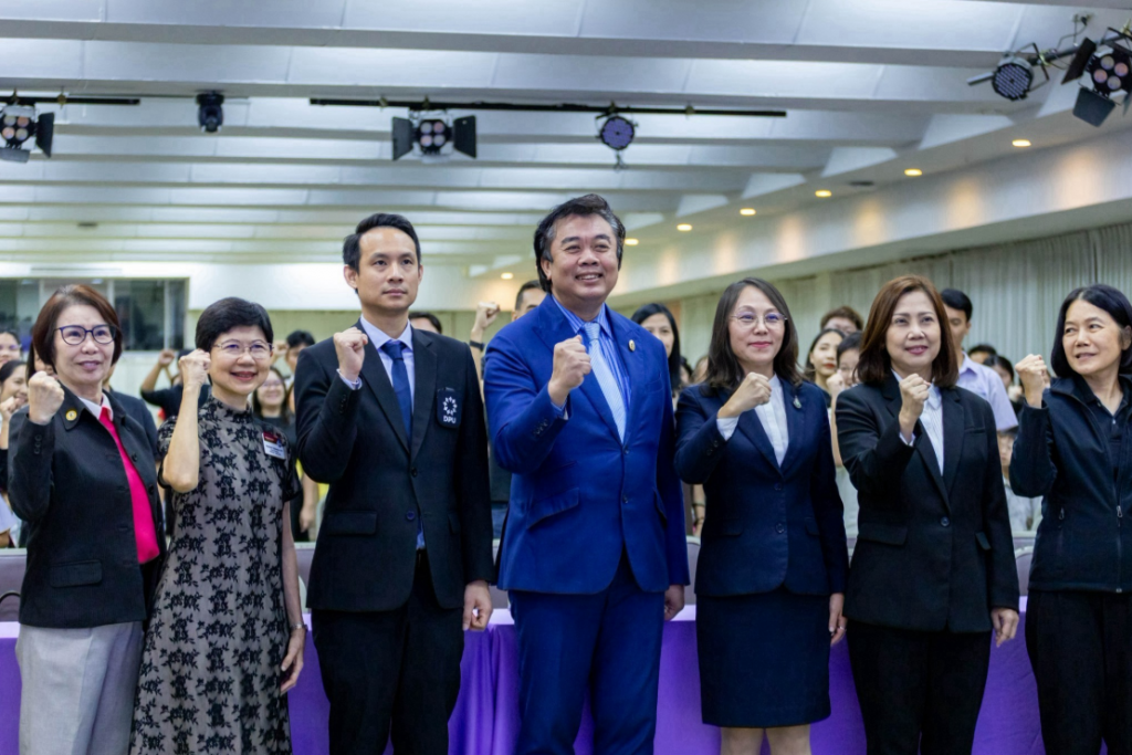 DPU人文学院携手全球青年伙伴,共建世界公民——举办第11届“Change the World”演讲比赛,提升未来语言能力 DPU人文学院携手全球青年伙伴,共建世界公民——举办第11届“Change the World”演讲比赛,提升未来语言能力