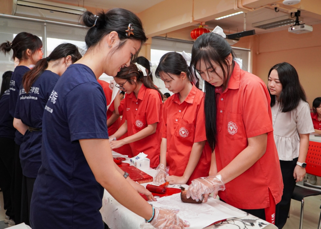 博仁大学艺术学院携手孔子学院举办“Chinese for Fun”中文体验营,以中华文化与实践活动激发中文学习兴趣 博仁大学艺术学院携手孔子学院举办“Chinese for Fun”中文体验营,以中华文化与实践活动激发中文学习兴趣