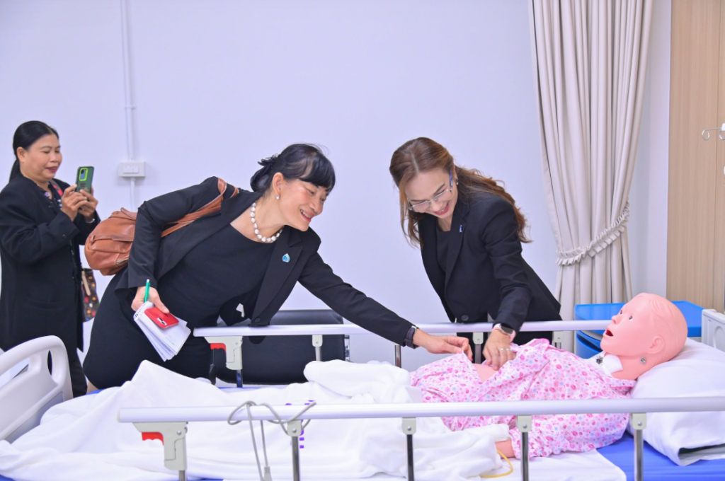 DPU护理学院向加拉信大学分享护理实验室（Nursing Lab）建设模式，推动护理教学向“能力导向”升级