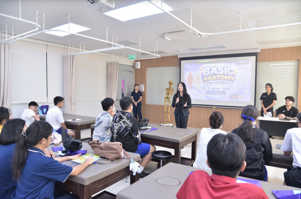 DPU物理治疗学院助力青少年探索自身潜能，开设“Basic Anatomy for Students”体验课堂——通过人体解剖学与大体老师遗体学习，为未来选择专业提供参考