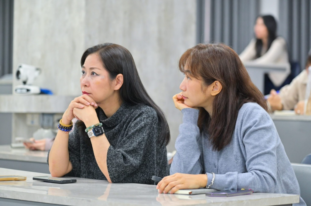 泰国博仁大学举办 Better Living Project 专题讲座,聚焦细胞治疗前沿技术,强调安全标准与医学创新认知 泰国博仁大学举办 Better Living Project 专题讲座,聚焦细胞治疗前沿技术,强调安全标准与医学创新认知