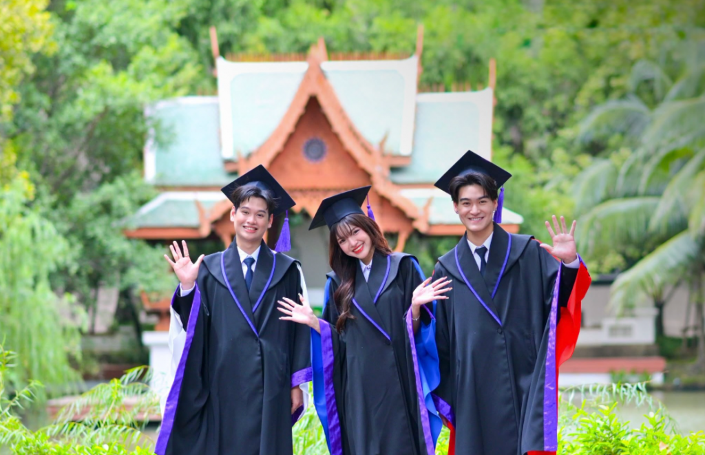 DPU 携手 ASAVA 重新设计学位礼服，以现代设计与大学特色展现毕业生风采
