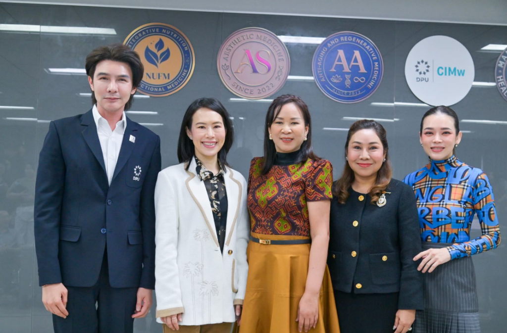 泰国博仁大学举办 Better Living Project，邀请泰国 Summit 集团高管津·差纳潘分享领导者思维，聚焦商业与 AI 时代的规划、人才及资金管理，助力新一代领导者提升应变能力